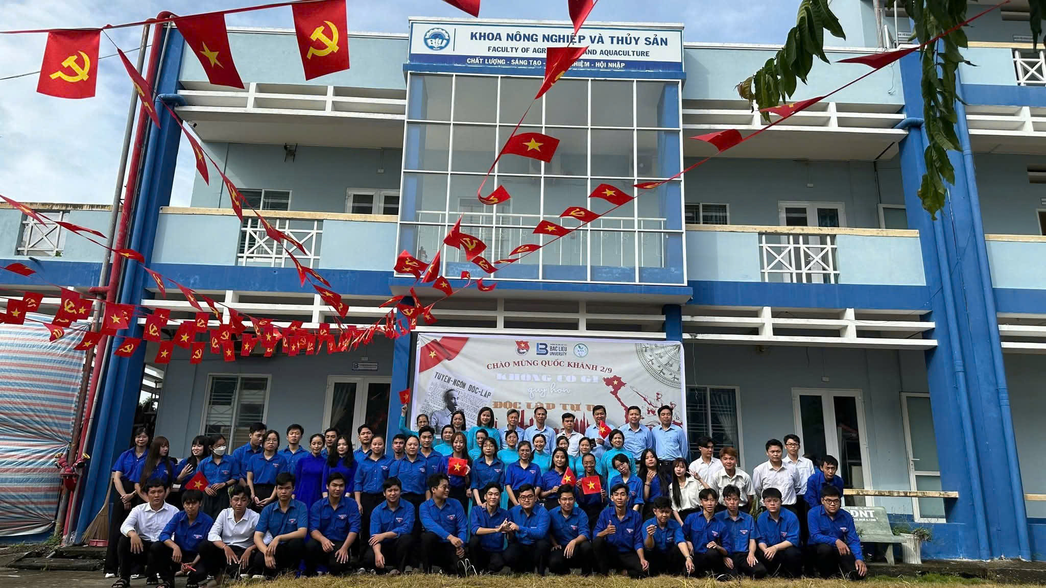NHÌN LẠI HÀNH TRÌNH MỘT NĂM HỌC - DẤU ẤN TUỔI TRẺ ĐOÀN KHOA NÔNG NGHIỆP VÀ THỦY SẢN